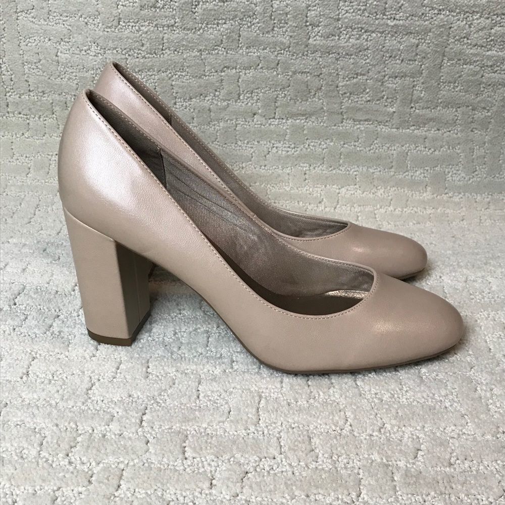 $125 Life Stride Memory Foam Nude Beige Women's